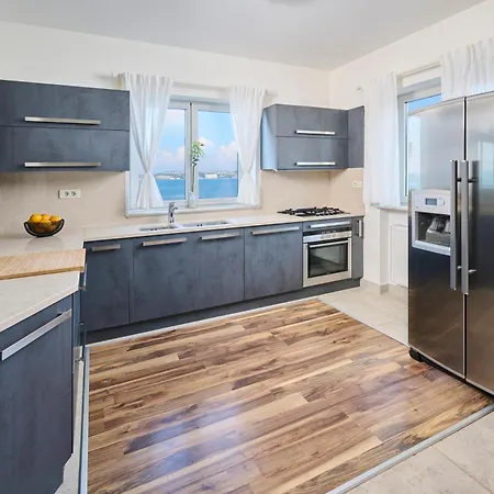 Willa Sarah